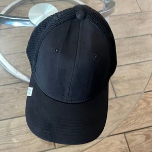 Russel hat medium size